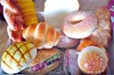 ムギュっとつぶせる食品サンプル“スクイーズ”が今大人気!