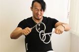頭と体を同時に鍛える!? 知恵の輪がでっかくなっちゃった