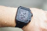 Apple Watchが防水仕様に! 水深100mまでOKな無敵のケース