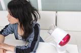 全女子必見のズボラ家電! ハンズフリーで使える“卓上ドライヤー”が超イイ
