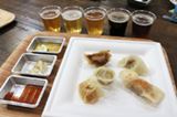 最高の組み合わせ! レコルト「ホームバーベキュー」で作る餃子と、「COEDOビール」のマリアージュ☆