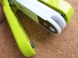 とじて、開けて、切れる。3WAYで使える、便利な文房具