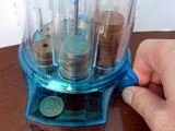 硬貨の自動選別機能つき。小さいのに高性能のパーソナルバンク!