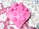 ガチガチの背中を、寝そべって揺らしてほぐすストレッチマット!