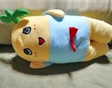 梨の妖精がベッドに進出。BIGになった抱き枕ゲット♪