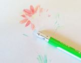 ボールペンだけじゃない! 擦ると消える“フリクション”色鉛筆
