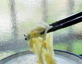 受験前にどう? 特殊構造が麺をキャッチして「すべらせん」箸