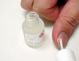 話題沸騰の爪専用美容液。どこがすごいのか、チェック!