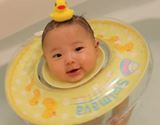 0歳児から“プレスイミング”を体験できるベビー用浮き輪