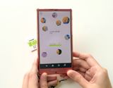 スマホをかざすと中身が見える! 便利なSDカードを発見