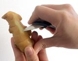 皮がむきにくい生姜専用のピーラーがめちゃめちゃ楽しい!