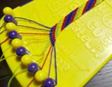 ついに日本上陸! ミサンガをいとも簡単に作れるマシン