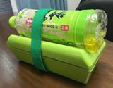 フタの中に保冷剤!おかずもボトルも冷やせる凹型お弁当箱