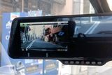 視界すっきり! バックミラー型のドライブレコーダー