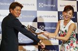 スティック型にもハンディ型にもなる掃除機「エルゴラピード」で、目指せ“花粉ゼロ”
