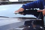 拭くだけでいいの? ウィンドウ撥水シートの効果と耐久性を検証