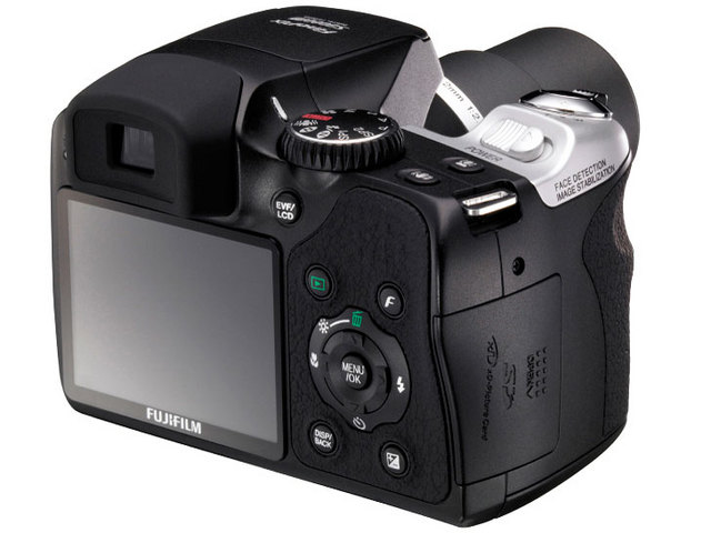 �w�{�� �w�� �΂߁x FinePix S8000fd �̐��i�摜