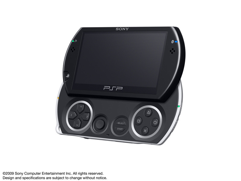 PSP本体 「プレイステーション・ポータブル」 ブラック(PSP-3000)+メモリースティック4G+液晶保護フィルター+ソーラー充電器マルチ