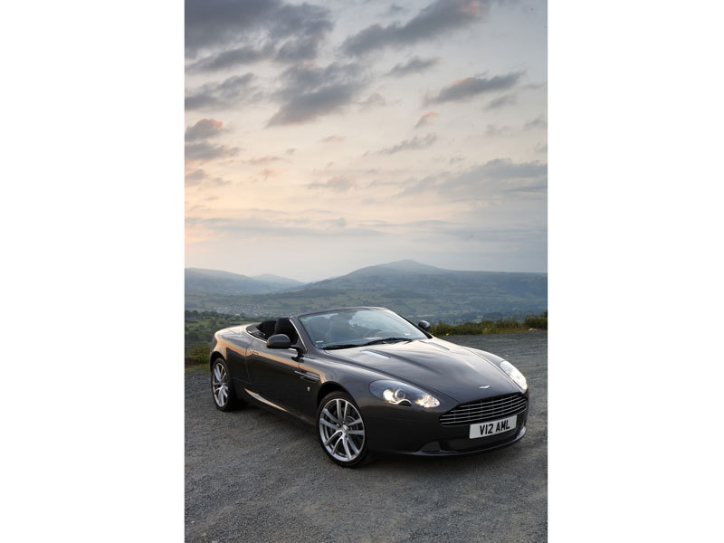 �w�G�N�X�e���A3�x DB9 2003�N���f�� �̐��i�摜