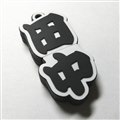 [世界の田中USBメモリー WWNU-TANAKA-01G] 「田中」の文字をデザインしたUSBメモリー（1GB）。販売価格は3,200円（税込）