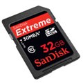 [SanDisk Extreme SDHCカード 32GB] SDスピードクラス「Class10」に対応した高速SDHCカード（32GB）。価格はオープン