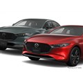マツダ CX-30 25L(左)とマツダ3 25L(右)
