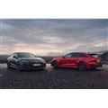 アウディの新型「RS 5」(写真左)と「RS 5アバント」(同右)。
