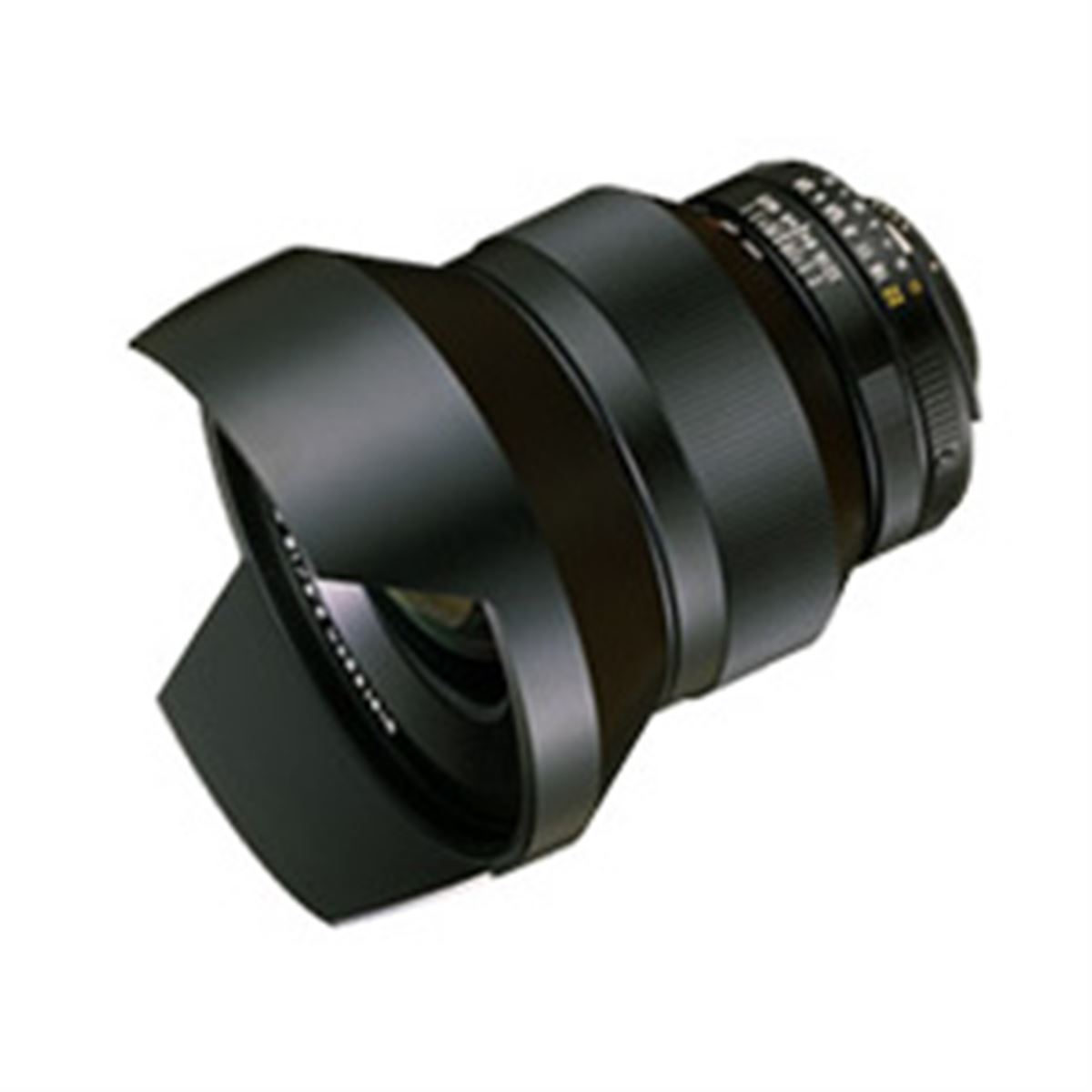 d*7様 Zeiss Distagon T* 2.8/15 ZF.2 レンズニコ コシナ、F2.8の超広角単焦点レンズ「Distagon T* 2.8/15」 - 価格.com