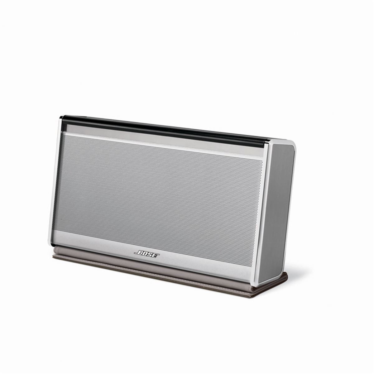 BOSE、SoundLink Bluetooth Mobile speaker IIの購入者に専用カバーを