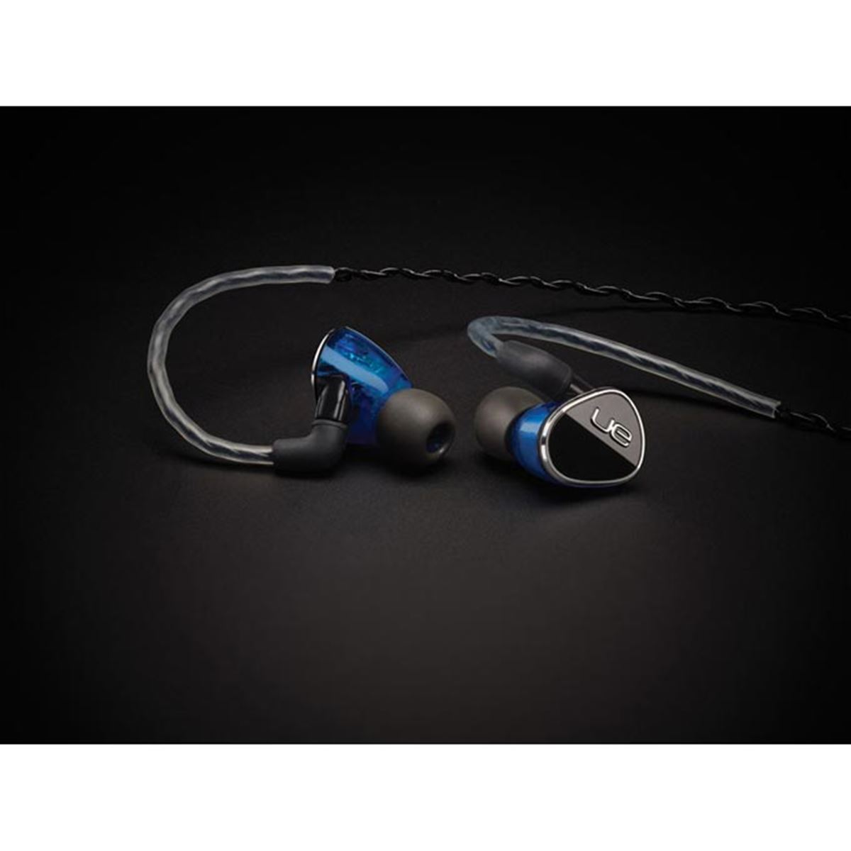 Ultimate Ears、BAドライバー4基搭載の高気密カナル型ヘッドホン