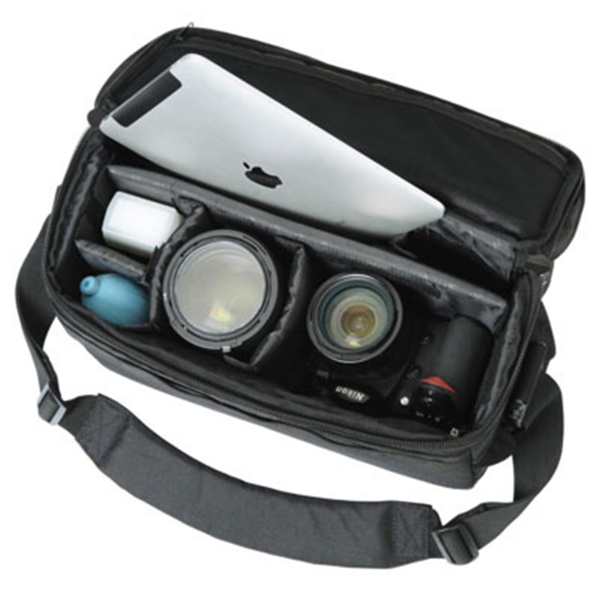 エツミ、タブレット・PC収納ポケットを備えたカメラバッグ「f64-SCP