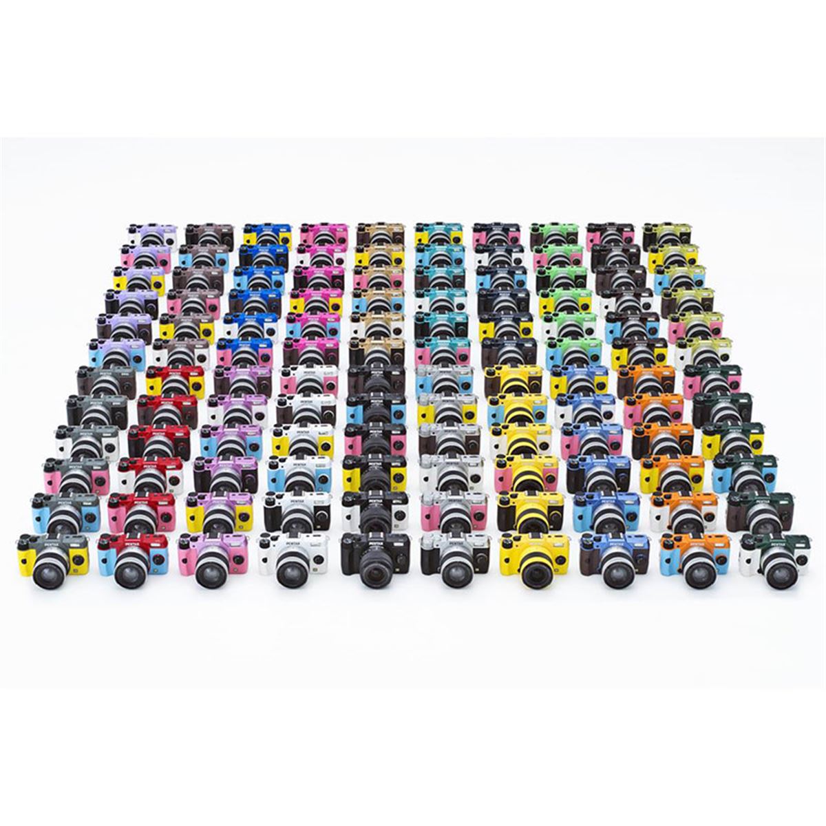 ペンタックスリコー、Q7の120種オーダーカラー受注サービスなど - 価格.com