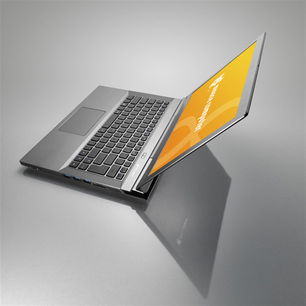 マウスコンピューター、フォトグラファー向けCore i7搭載ノートPC