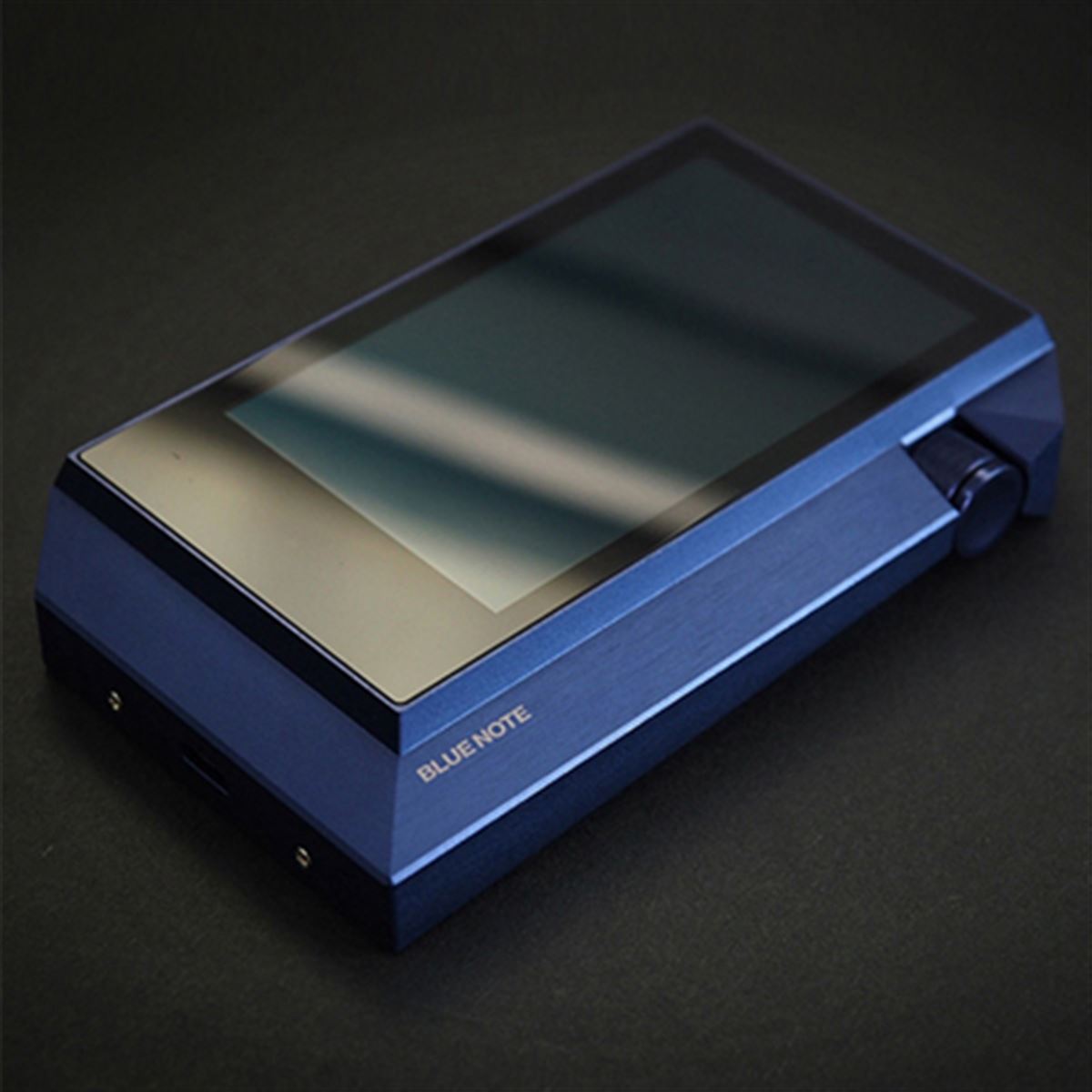 iriver、「Astell&Kern AK240 ブルーノート75周年記念エディション」を発表 - 価格.com