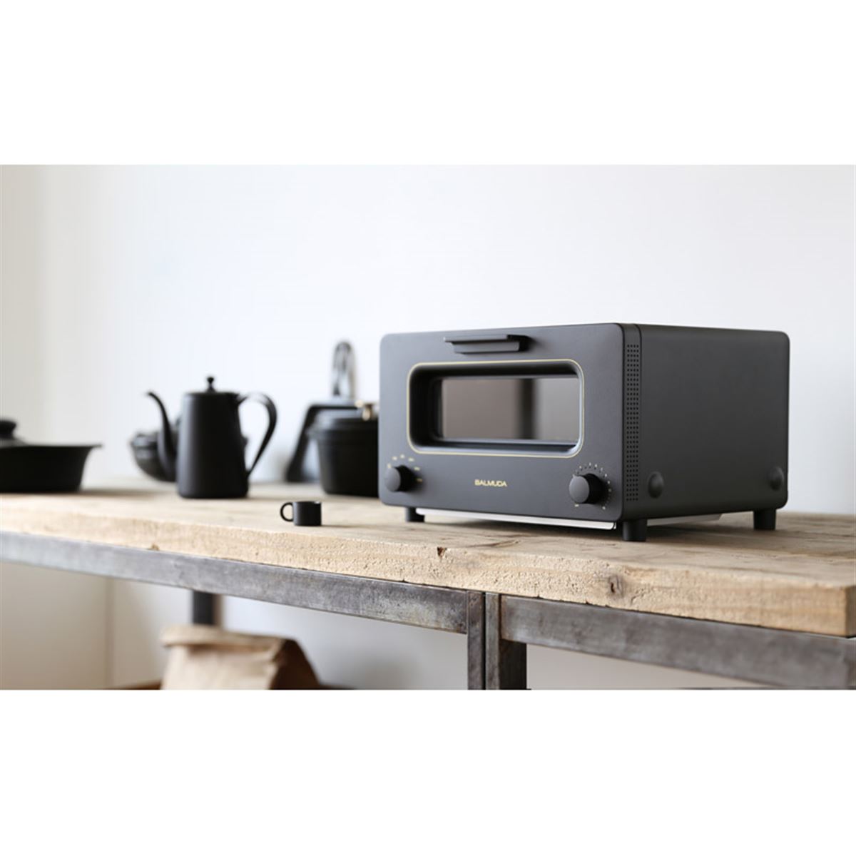 バルミューダ、税別22,900円でスチーム機能を搭載したトースター