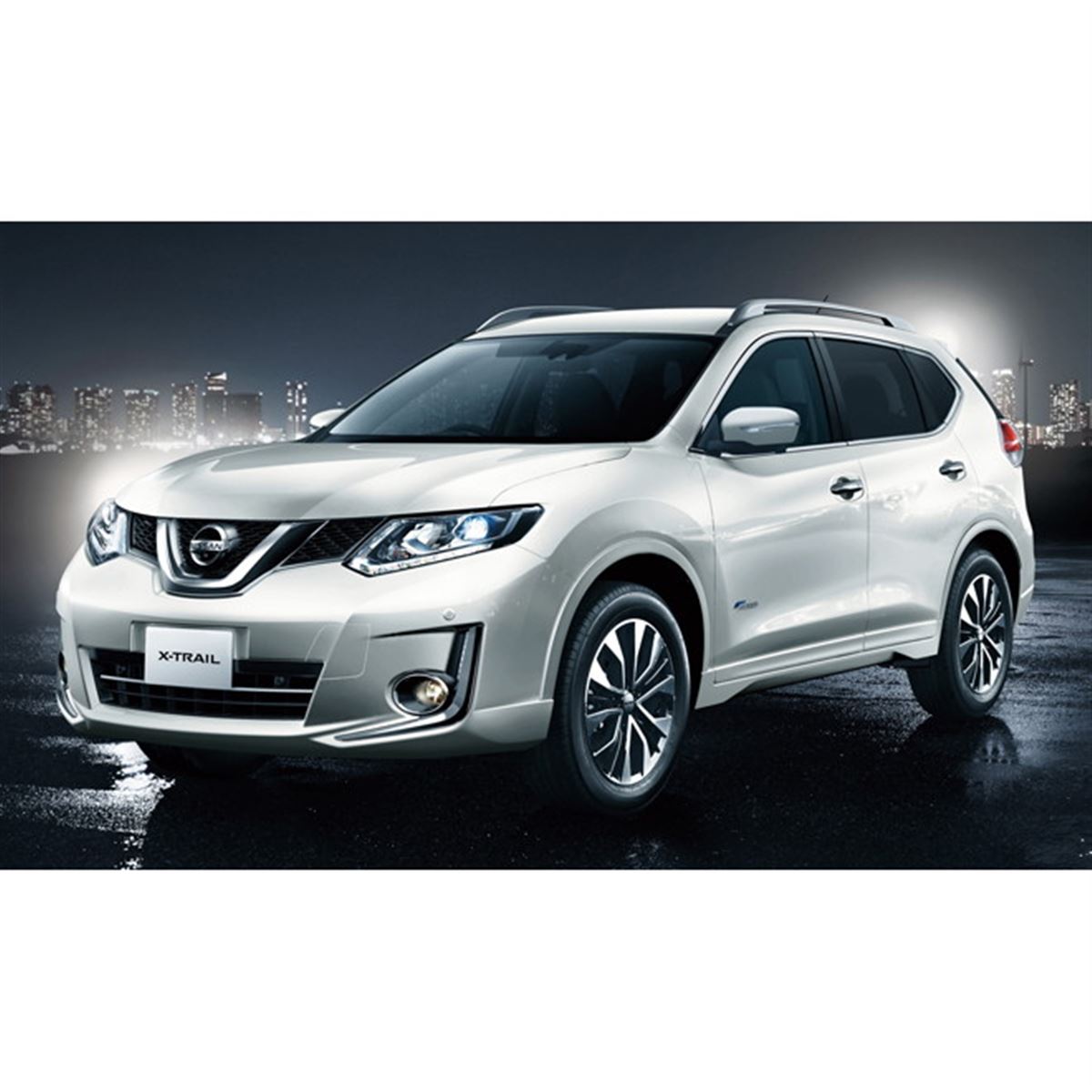 専用外装＆本革シートの「日産エクストレイル」登場 - 価格.com