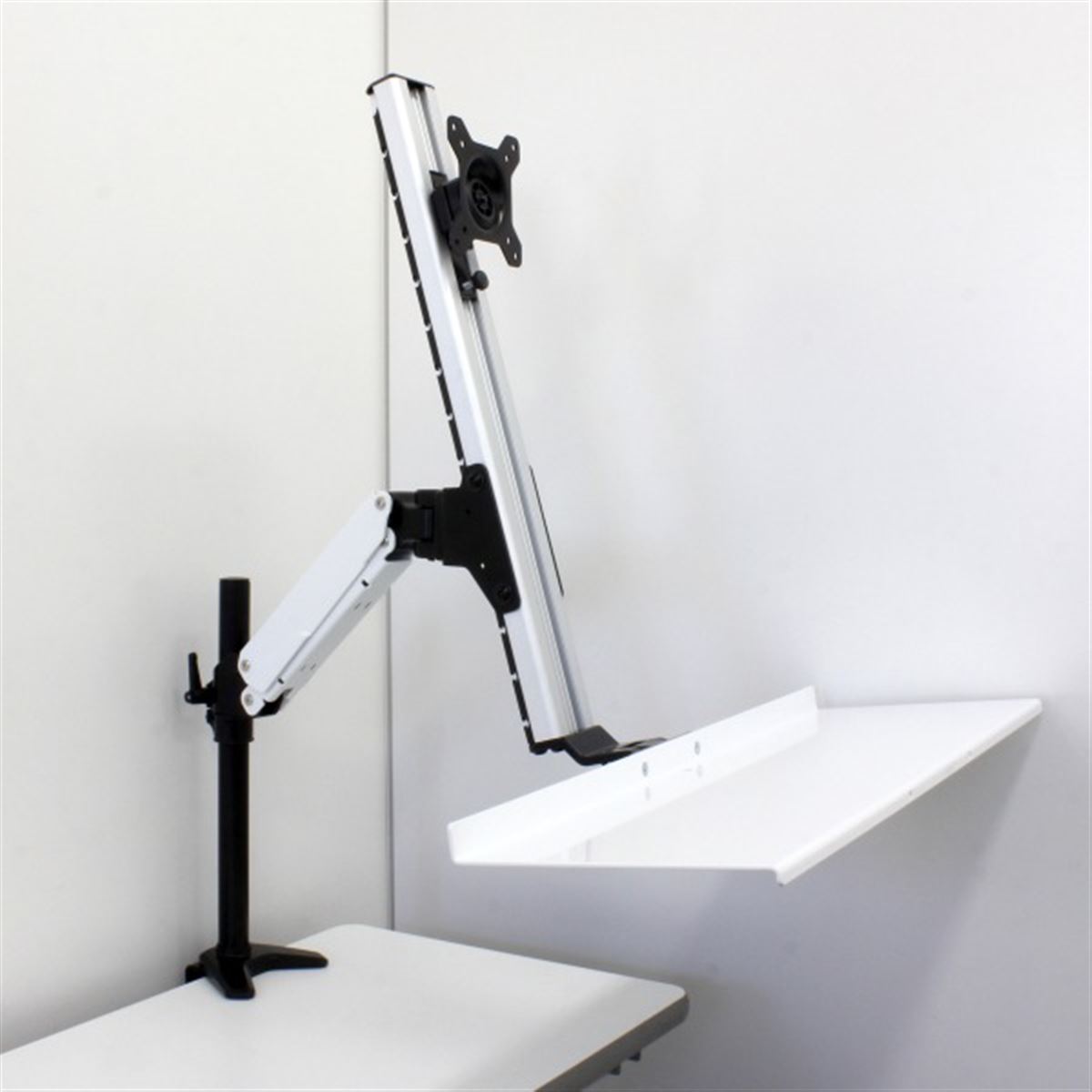 MITSUBISHI モニター （TV視聴可）モニターアーム+キーボード+マウス MITSUBISHI モニター （TV視聴可）モニターアーム+キーボード+マウス