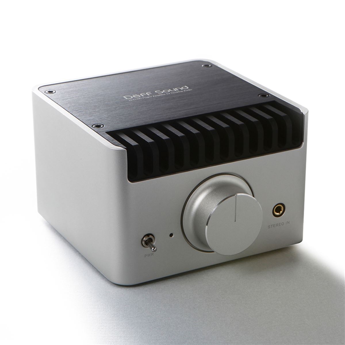 プリメインアンプ シルバー 000000000739_VtXMkbW.jpg