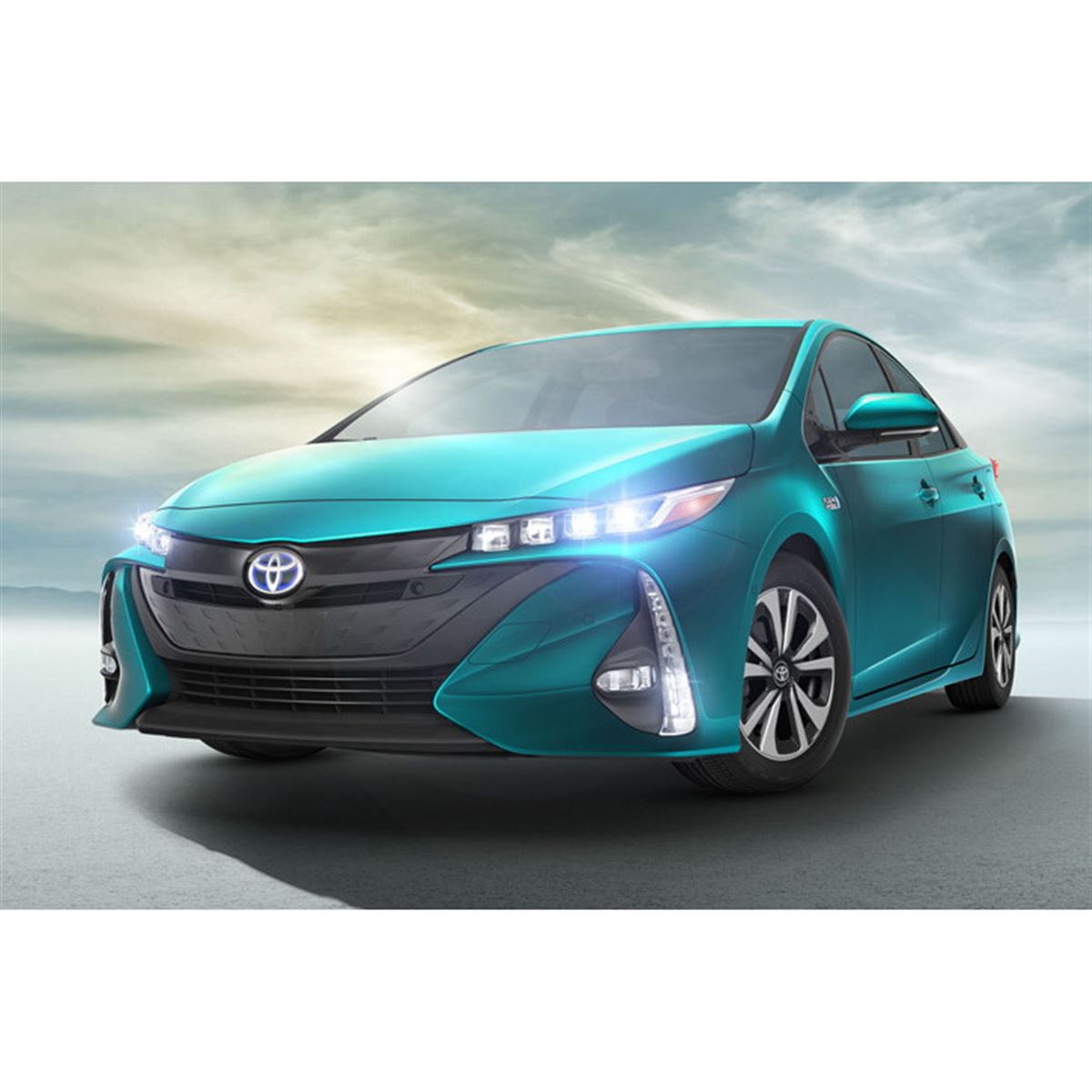 ニューヨークショー2016】新型「トヨタ・プリウスPHV」がデビュー