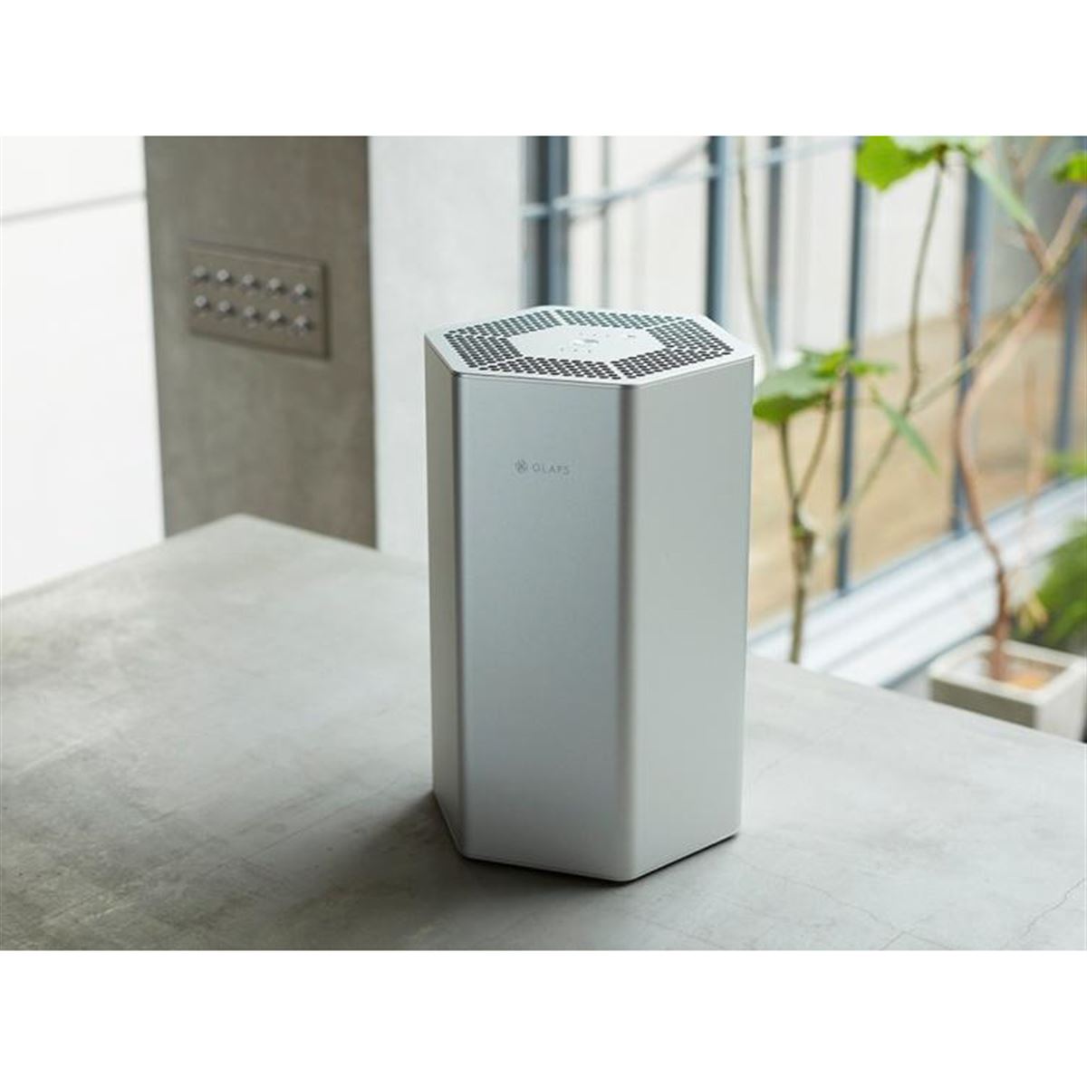 REVSONIC、光触媒テクノロジーでセルフクリーニングする空気清浄機