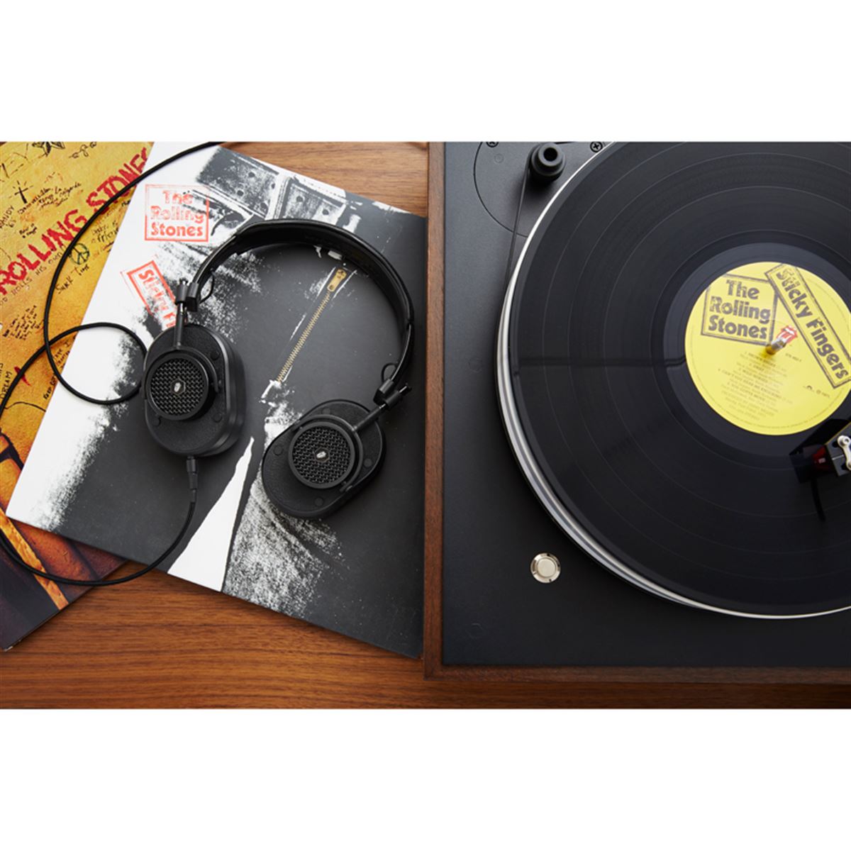 1962年結成「ローリング・ストーンズ」のコラボヘッドホンが1962台限定