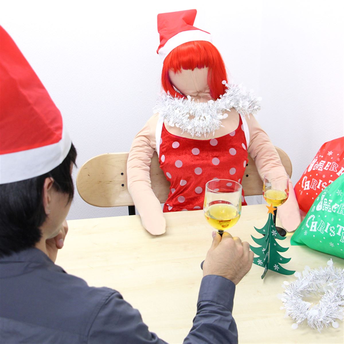 クリスマスぼっち”にも？ 抱き心地がよくなった「綿嫁」「綿旦那」の改良版 - 価格.com