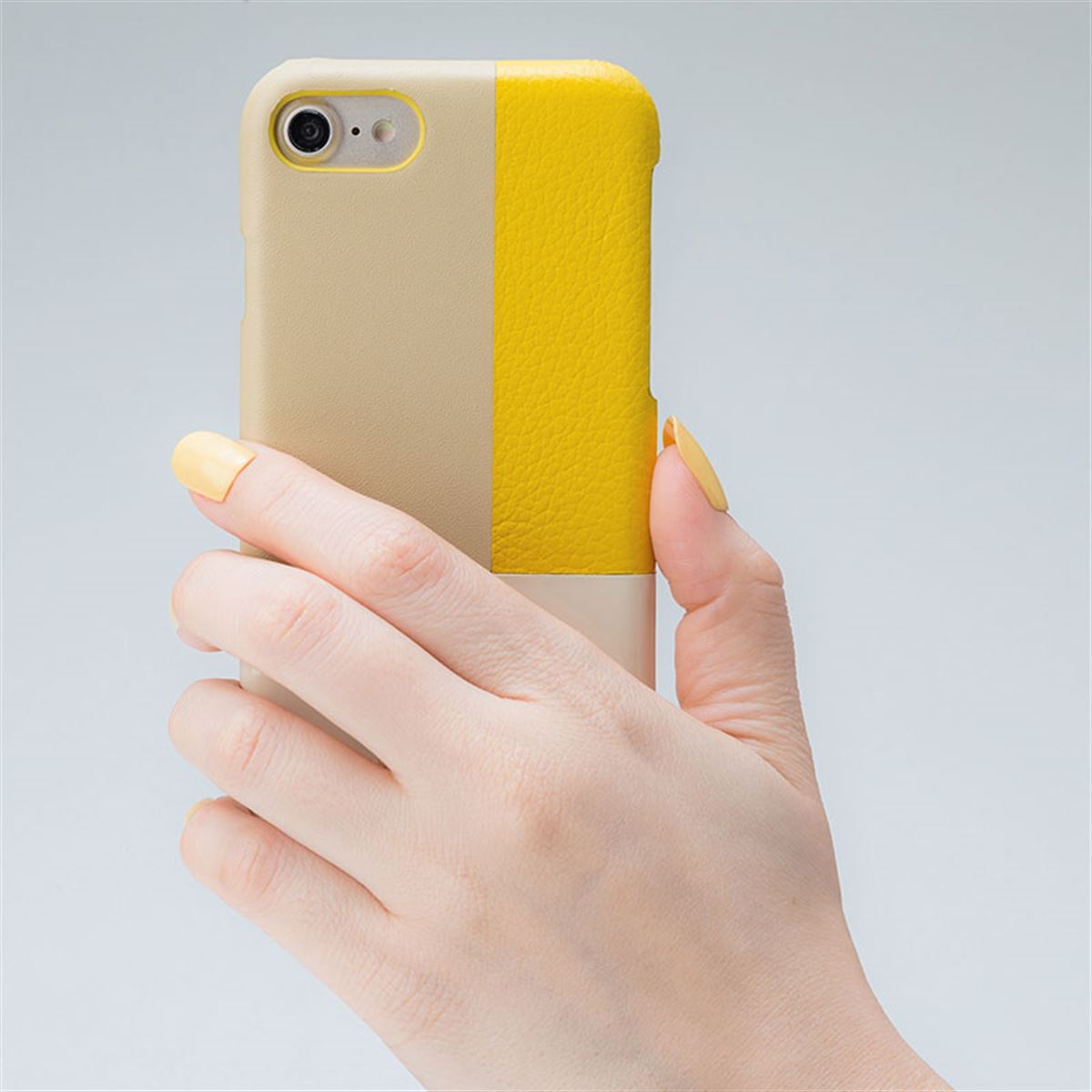 坂本ラヂヲ、トリコロールカラーを採用したiPhoneケース - 価格.com