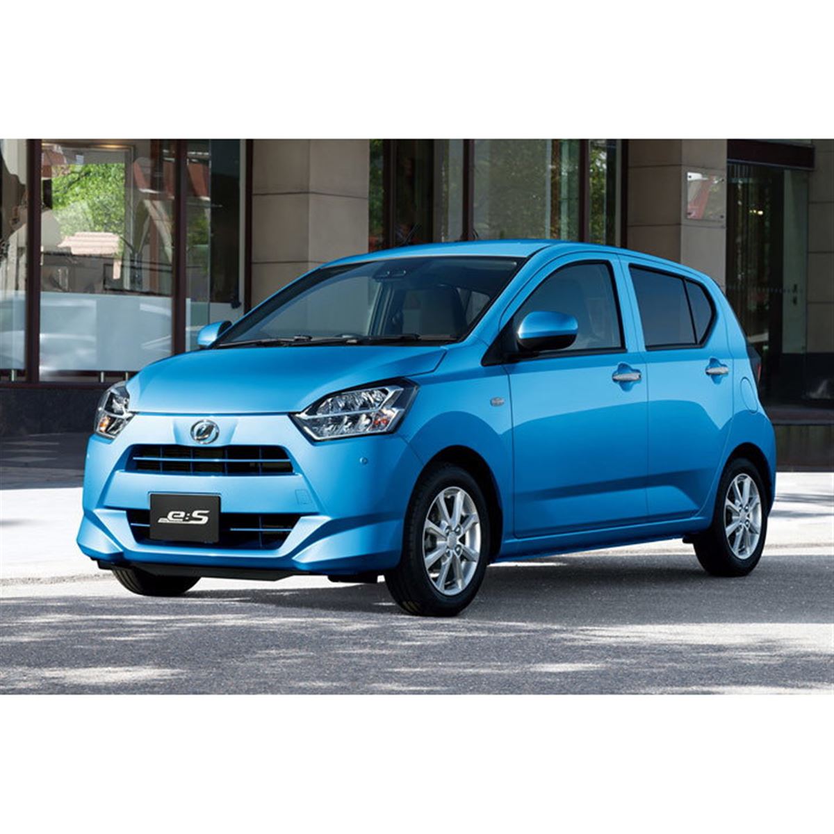 ダイハツ、2代目となる新型「ミラ イース」を発売 - 価格.com