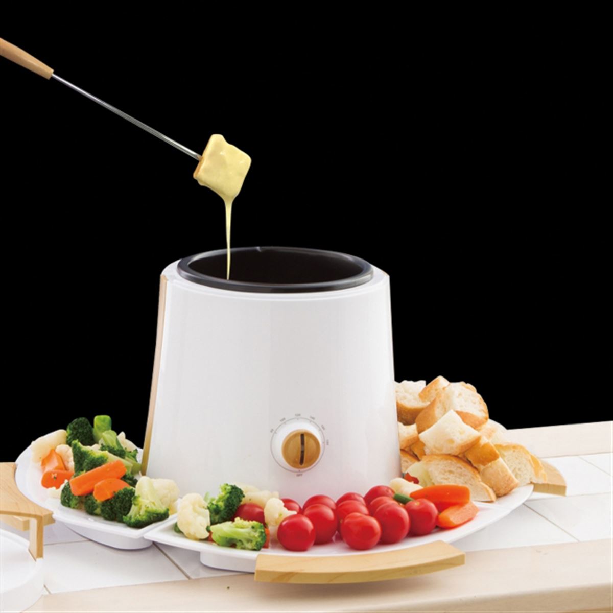 火を使わず、揚げ物やチーズフォンデュを楽しめる電気オイル