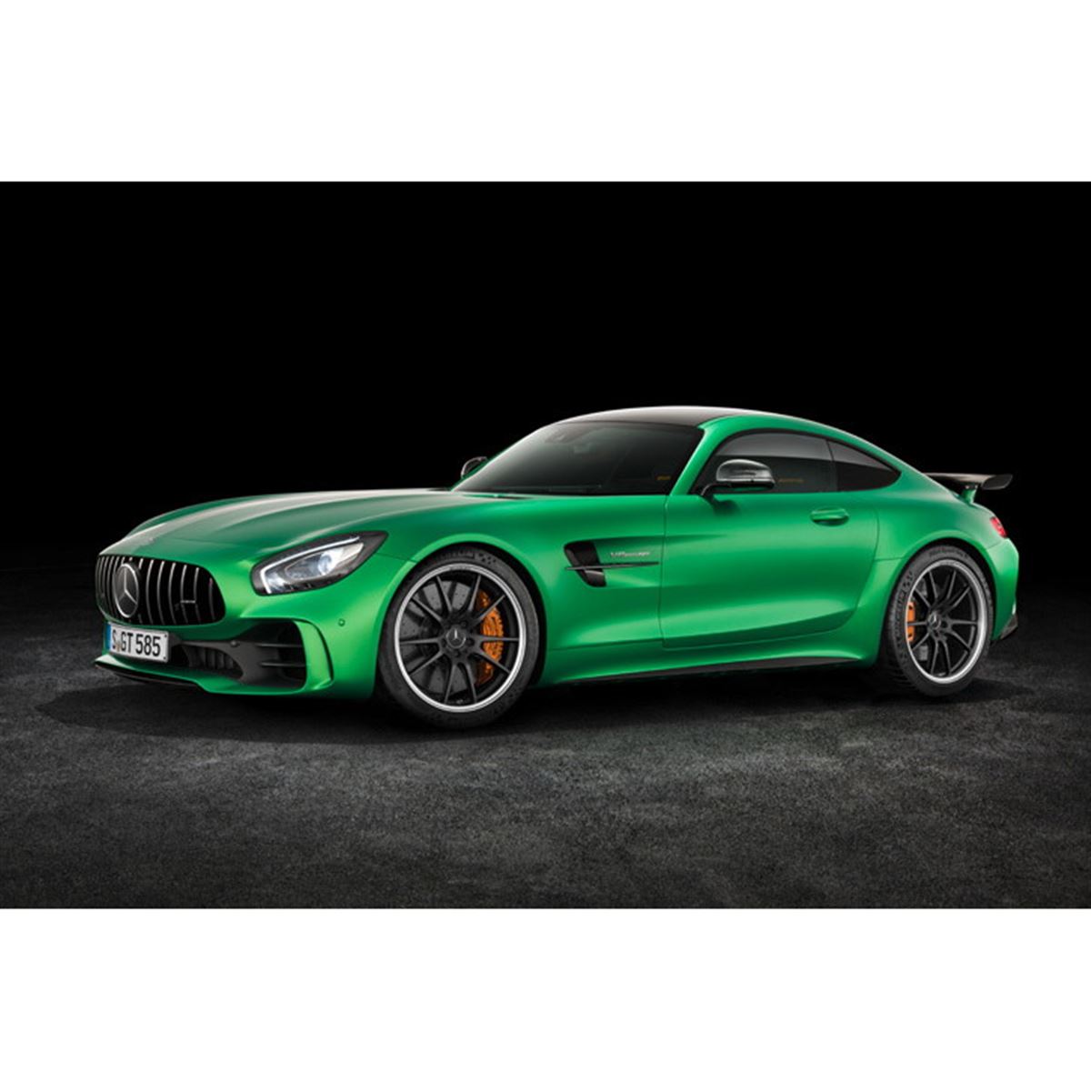 メルセデスAMG GTに高性能モデルの「GT R」登場 - 価格.com 中古品 1/