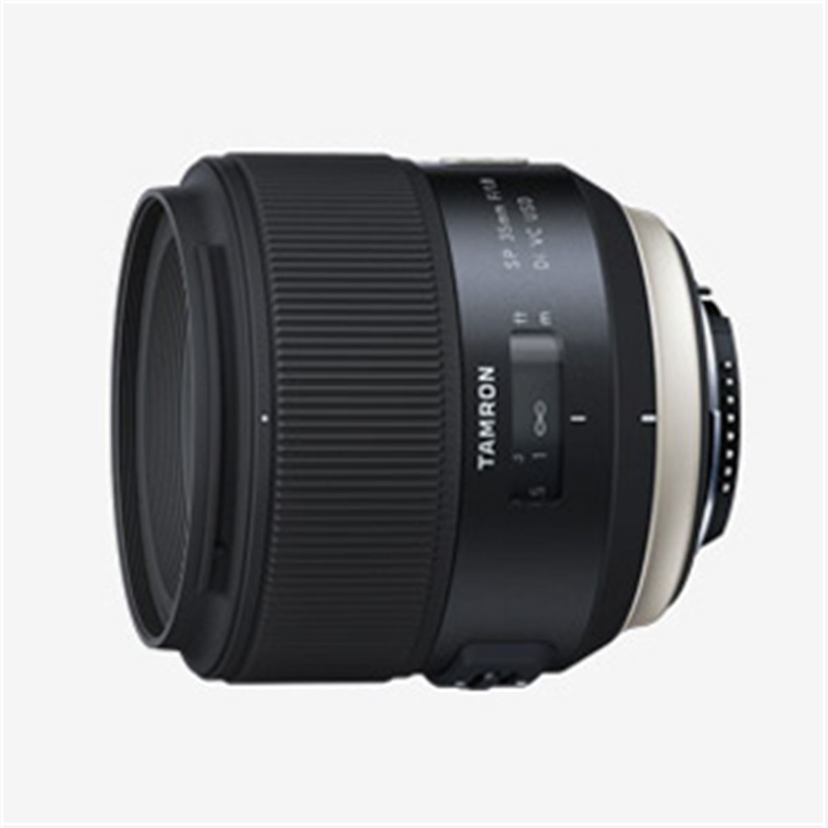 Canon EOS 6D Mark II + Tamronレンズ Canon EOS 6D Mark II DSLR Camera with 24-105mm f/4L II Lens - GP Pro