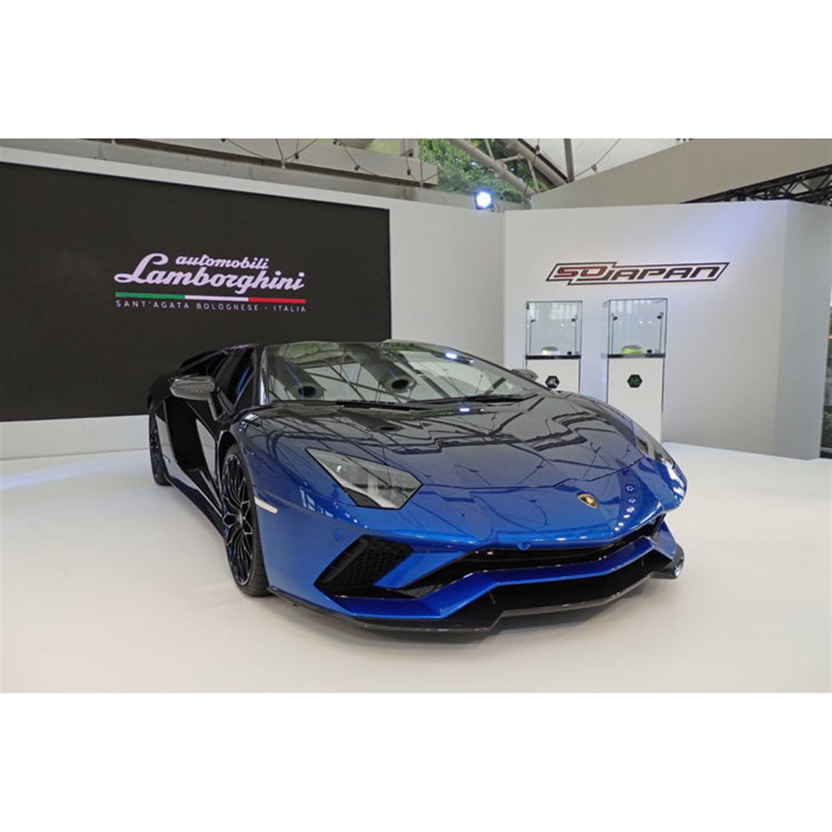 ランボルギーニ、「アヴェンタドールSロードスター」を日本初公開