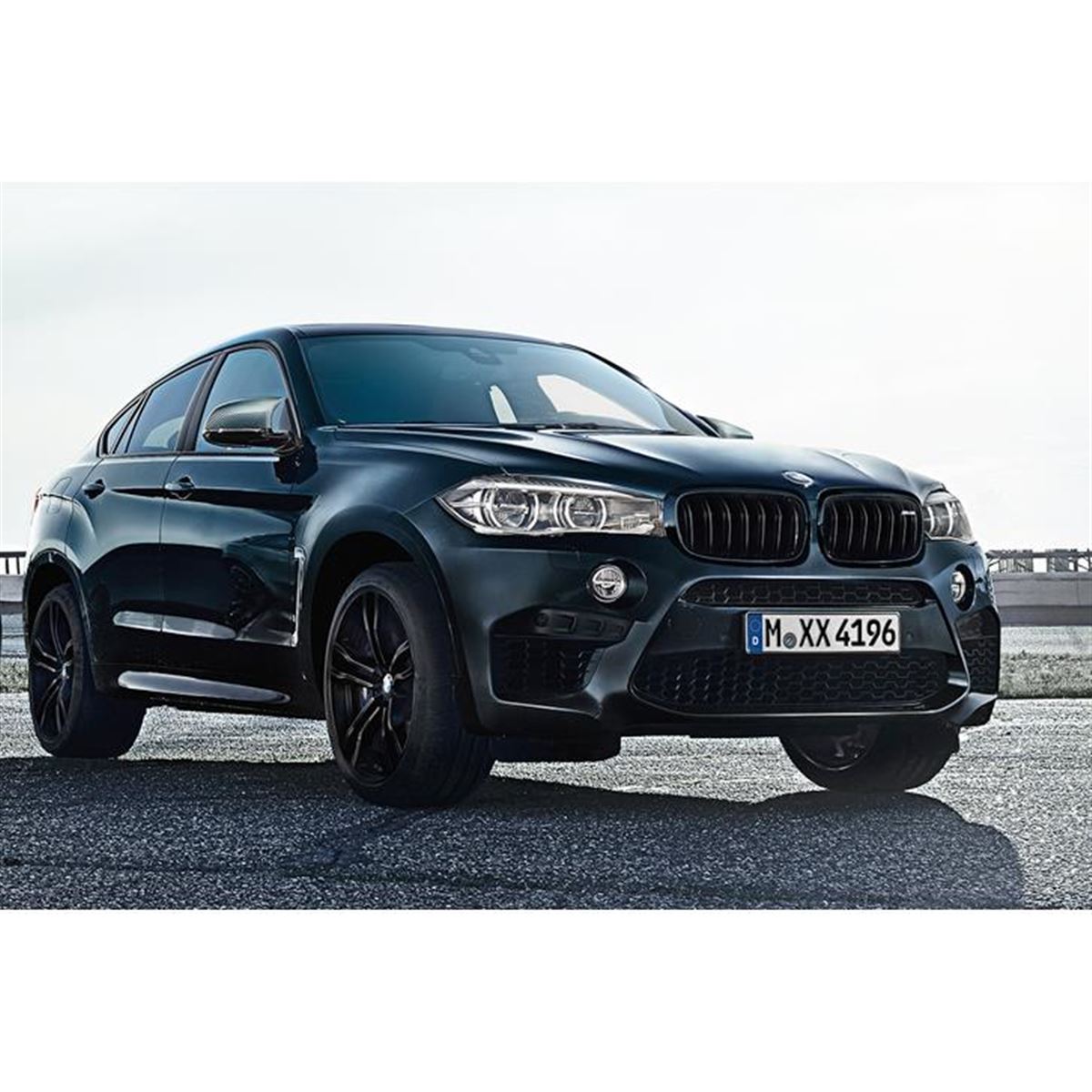 ブラックが決め手の「BMW X6 M」、限定発売 - 価格.com
