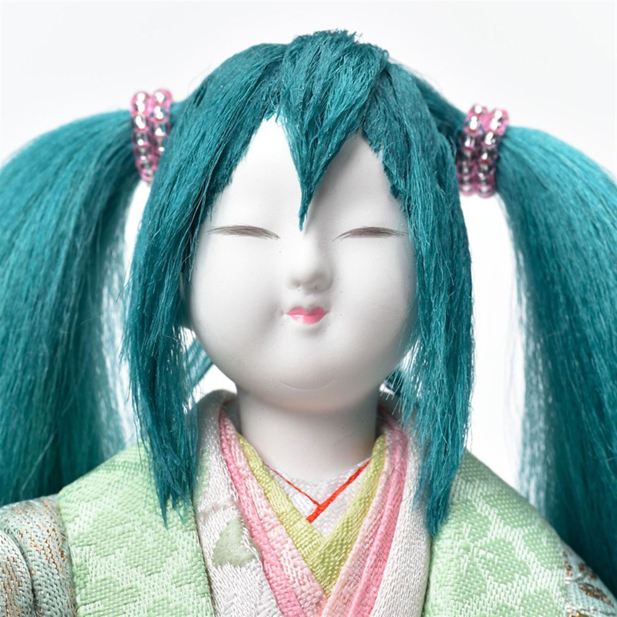 初音ミク」の非売品ひな人形が完成、3月9日までの期間限定で展示